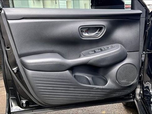 Certified 2025 Honda HR-V LX image 17