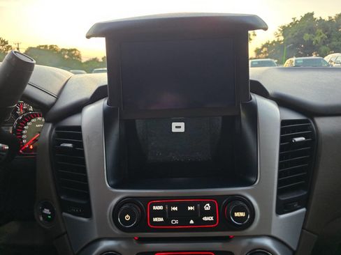 Used 2015 GMC Yukon SLT w/ HD Trailering Package image 30