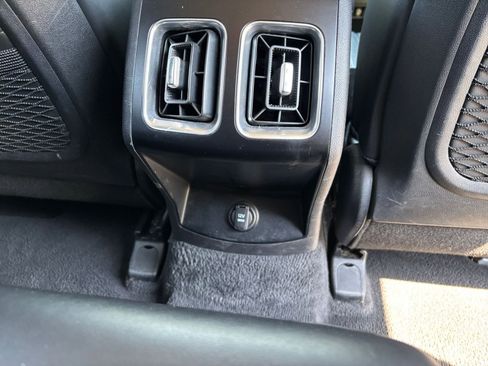 Used 2024 Kia Sorento S image 24