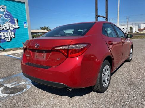 Used 2019 Toyota Corolla LE image 3