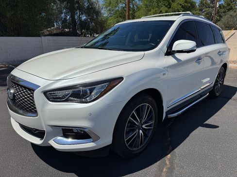 Used 2017 INFINITI QX60 FWD w/ Deluxe Technology Package image 2