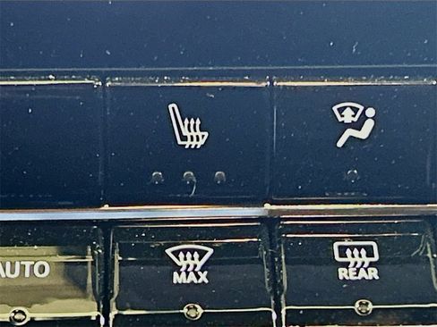 Used 2025 Chevrolet Colorado Trail Boss image 18