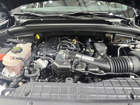 Used 2024 Jeep Grand Cherokee Limited image 17