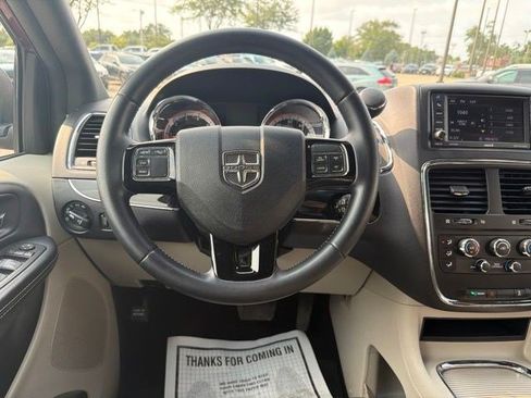 Used 2018 Dodge Grand Caravan SXT FWD image 24