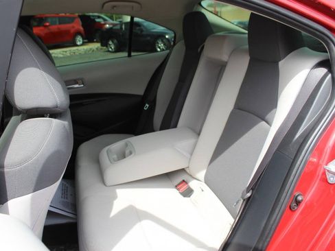 Used 2021 Toyota Corolla LE FWD image 15