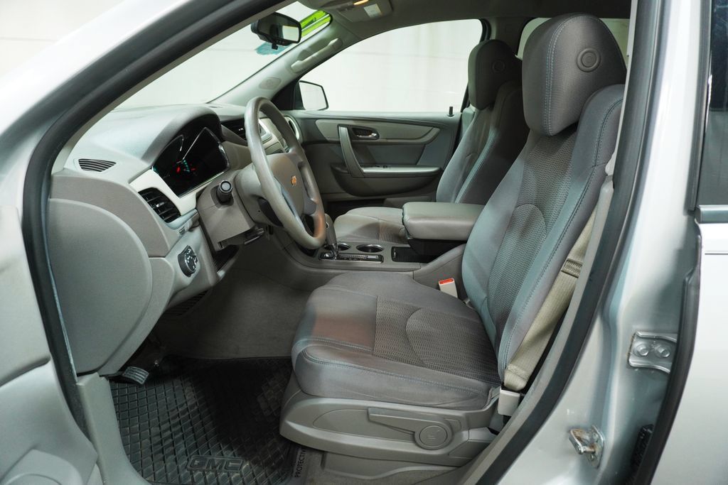 Used 2017 Chevrolet Traverse LS AWD/4WD image 13