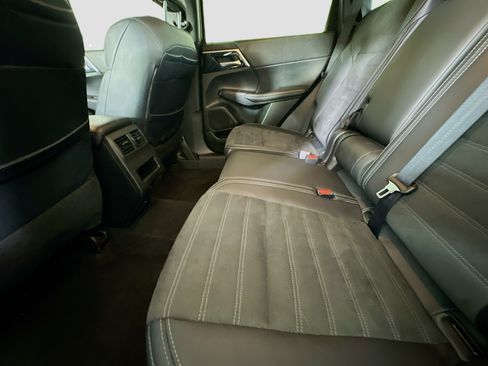 Used 2024 Mitsubishi Outlander SE AWD/4WD image 26