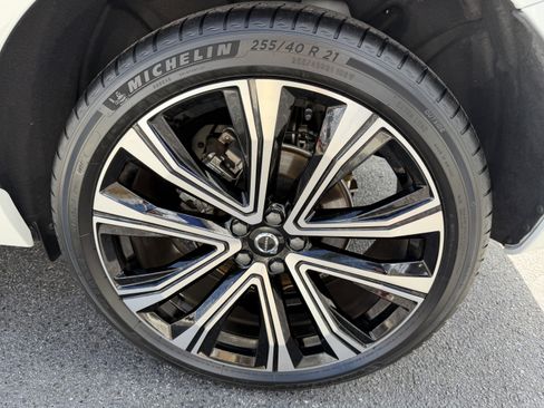 Certified 2023 Volvo XC60 B5 Ultimate image 33