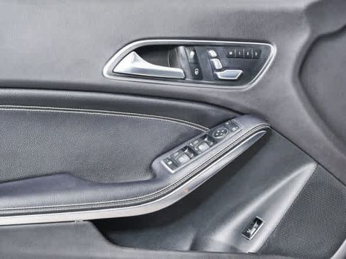 Used 2018 Mercedes-Benz CLA 250 4MATIC image 6