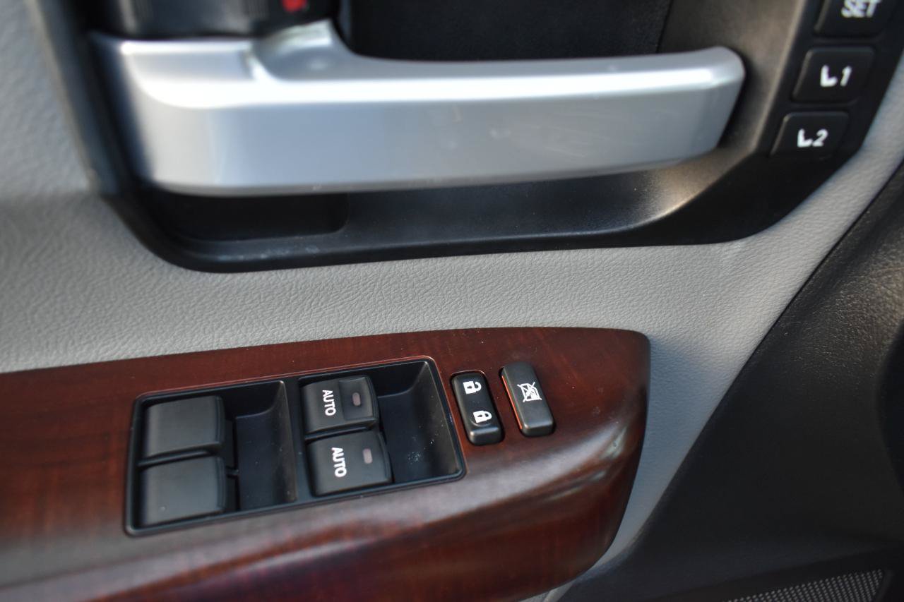 Used 2014 Toyota Sequoia Platinum RWD image 45