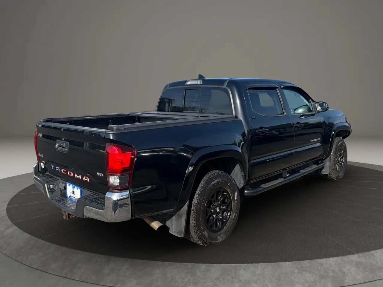 Used 2019 Toyota Tacoma SR5 AWD/4WD image 5