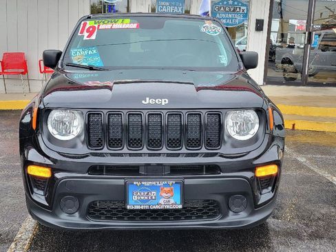 Used 2019 Jeep Renegade Sport image 2