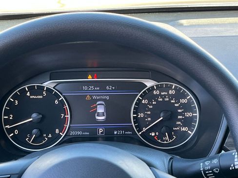 Used 2025 Nissan Altima 2.5 SV image 41