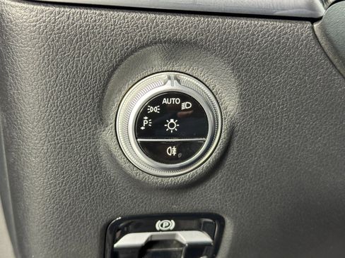 Used 2023 Mercedes-Benz C 43 AMG AMG C 43 w/ AMG Carbon Fiber Package image 20