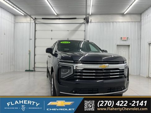 Used 2026 Chevrolet Suburban LT w/ Comfort Package AWD/4WD image 1
