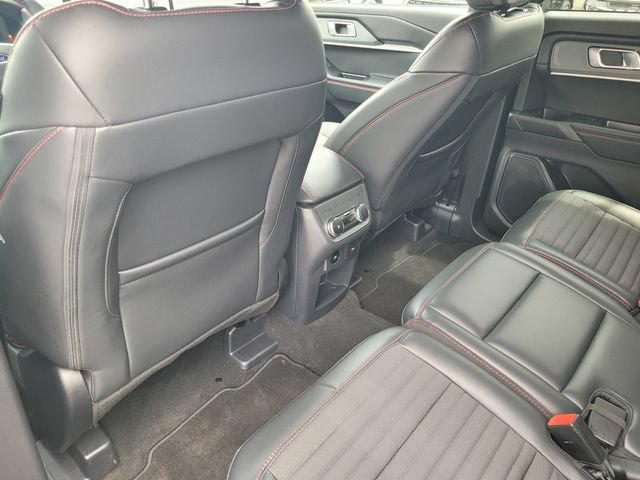Used 2026 Ford Explorer ST-Line w/ ST-Line Street Pack AWD/4WD image 12