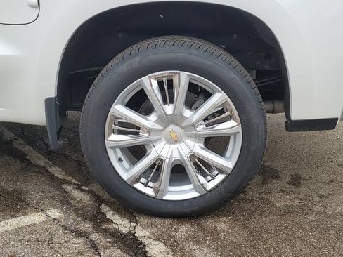 Used 2025 Chevrolet Silverado 1500 High Country AWD/4WD image 31