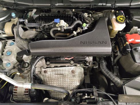 Used 2018 Nissan Rogue SV image 30