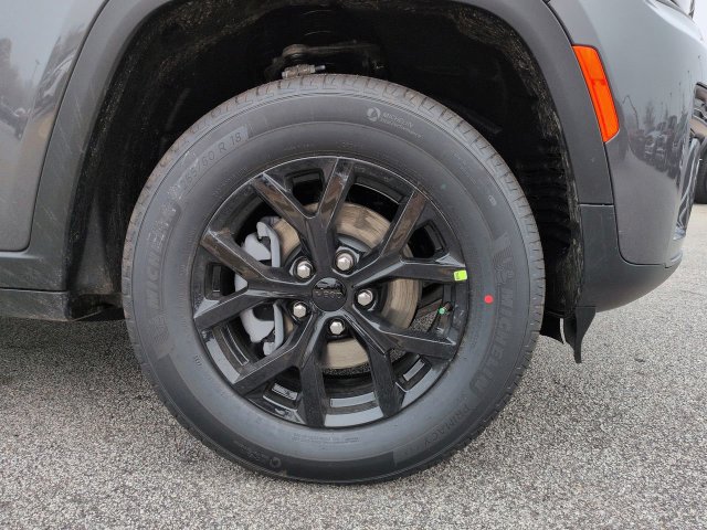 New 2026 Jeep Grand Cherokee Altitude RWD image 10