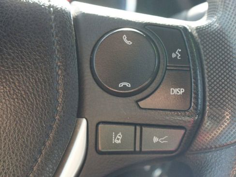 Used 2017 Toyota Corolla LE image 8