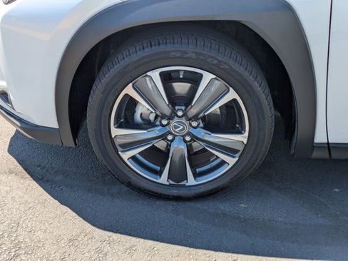 Used 2019 Lexus UX 250h w/ Premium Package image 9