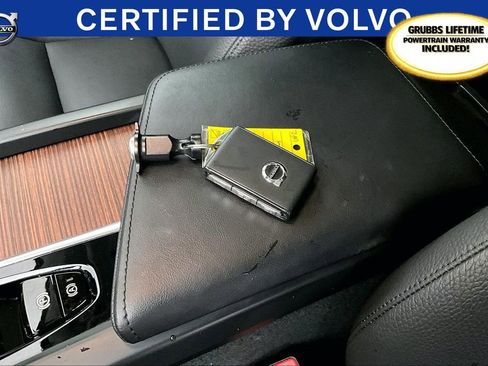 Used 2023 Volvo XC60 B5 Plus w/ Climate Package image 13