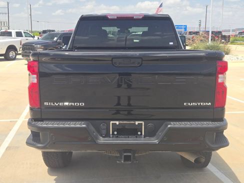 Used 2025 Chevrolet Silverado 2500 Custom w/ Custom Value Package AWD/4WD image 4