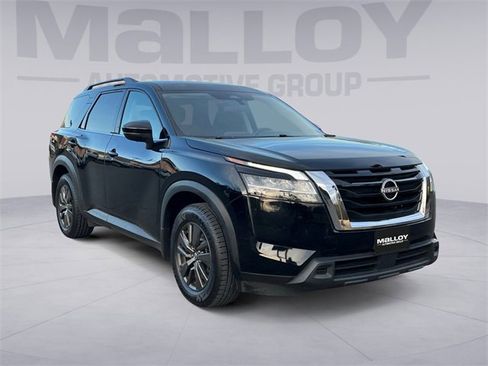 Used 2022 Nissan Pathfinder SV w/ SV Premium Package image 7