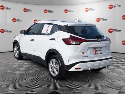 Used 2022 Nissan Kicks S image 7
