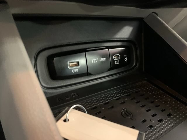 Certified 2026 Hyundai Venue SEL FWD image 25