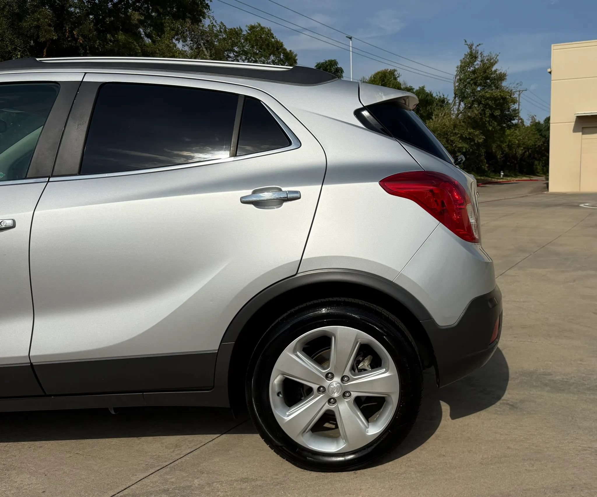 Used 2015 Buick Encore Convenience FWD image 15