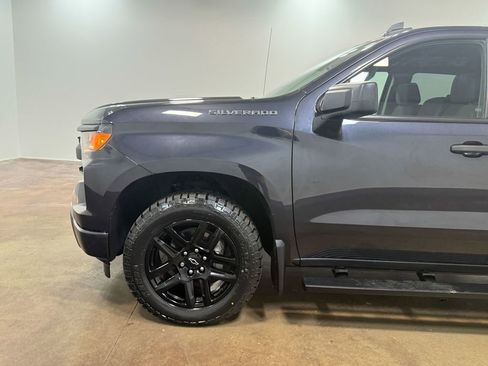 Used 2023 Chevrolet Silverado 1500 Custom image 39