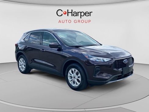 Used 2023 Ford Escape Active w/ Tech Pack #2 AWD/4WD image 1