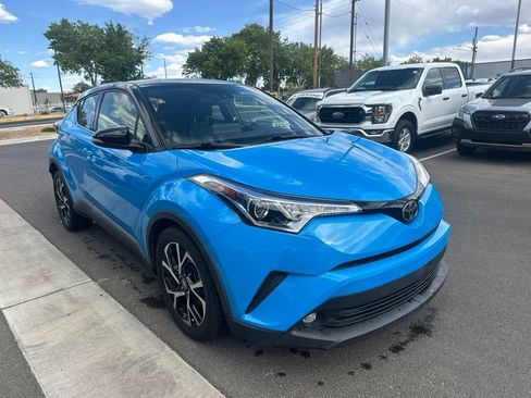 Used 2019 Toyota C-HR Limited FWD image 3