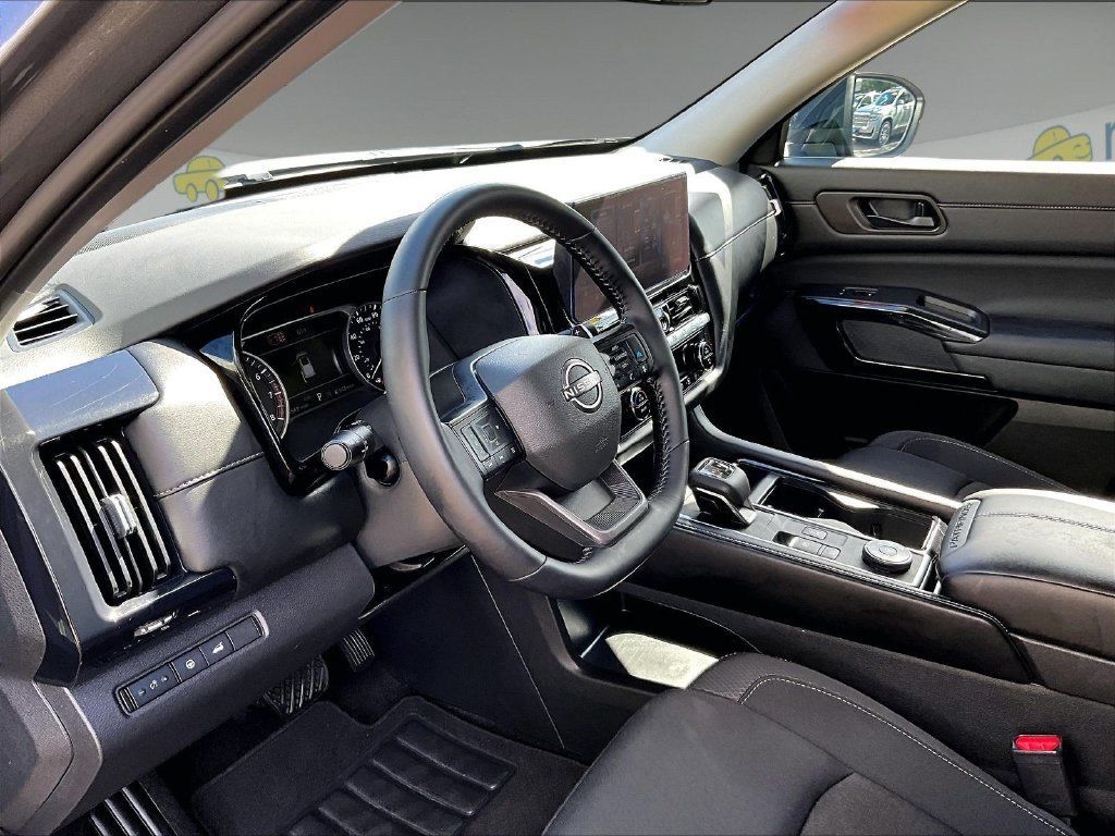 Certified 2026 Nissan Pathfinder SV AWD/4WD image 8