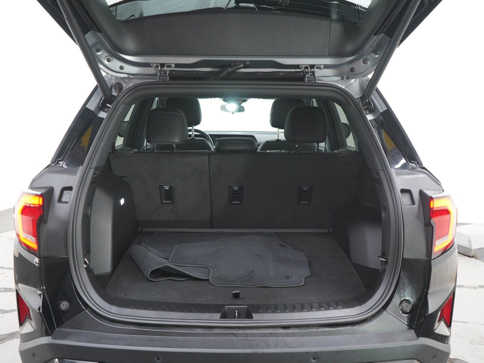Used 2025 GMC Terrain Elevation w/ Elevation Premium Package AWD/4WD image 16