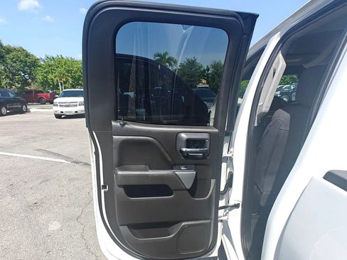 Used 2019 Chevrolet Silverado 1500 LT RWD image 15