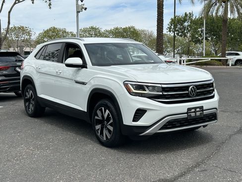 Used 2022 Volkswagen Atlas Cross Sport SE FWD image 6