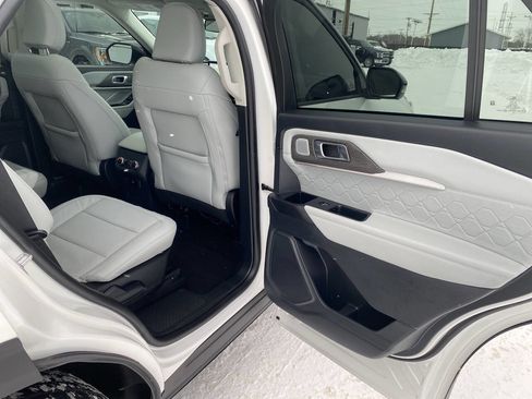 Used 2025 Ford Explorer Platinum w/ Ultimate Package image 20