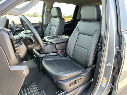 Used 2025 Chevrolet Silverado 1500 LT image 11