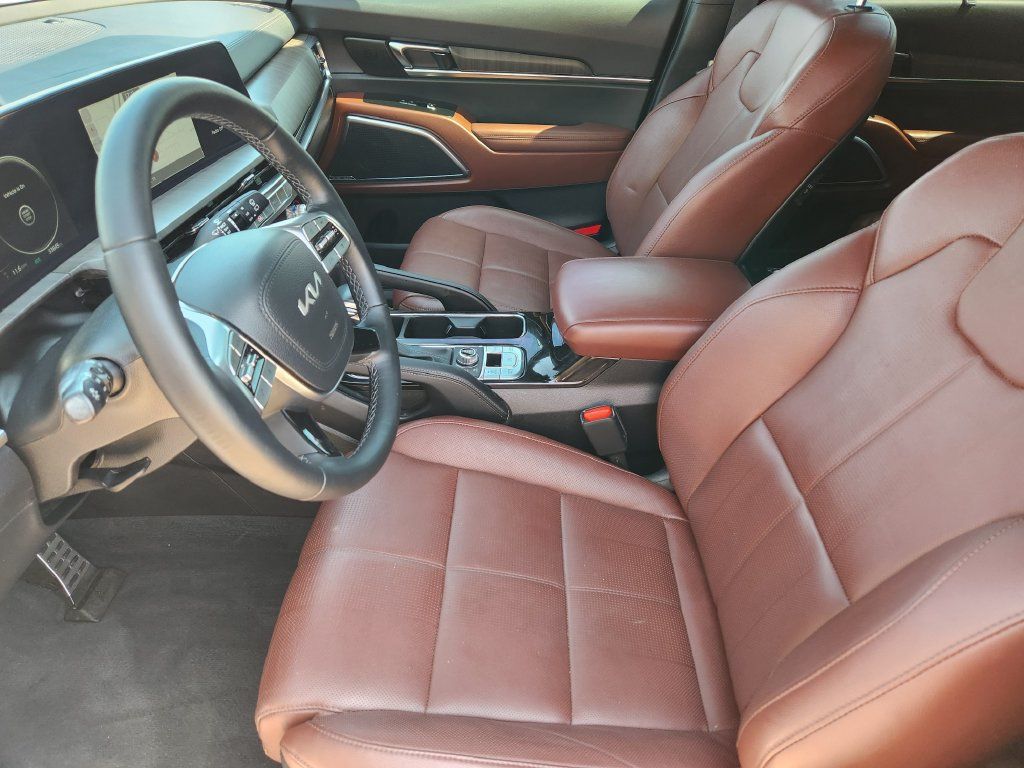 Used 2024 Kia Telluride SX w/ Towing Package AWD/4WD image 18
