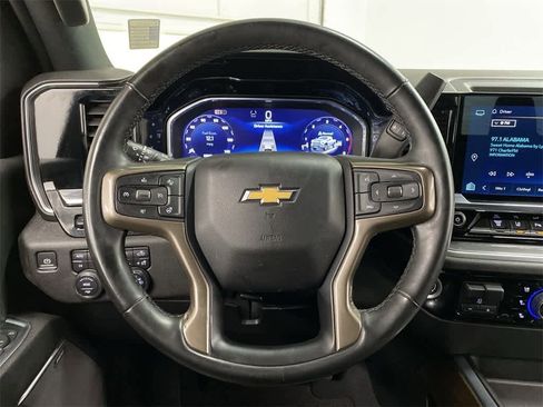 Used 2024 Chevrolet Silverado 2500 High Country w/ High Country Premium Package image 21