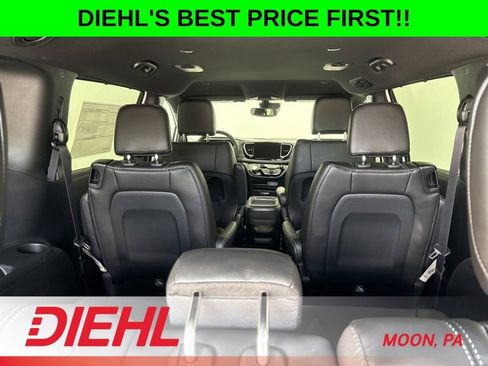 New 2027 Chrysler Pacifica Select FWD image 10