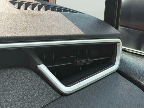 Used 2020 Toyota Corolla LE FWD image 35