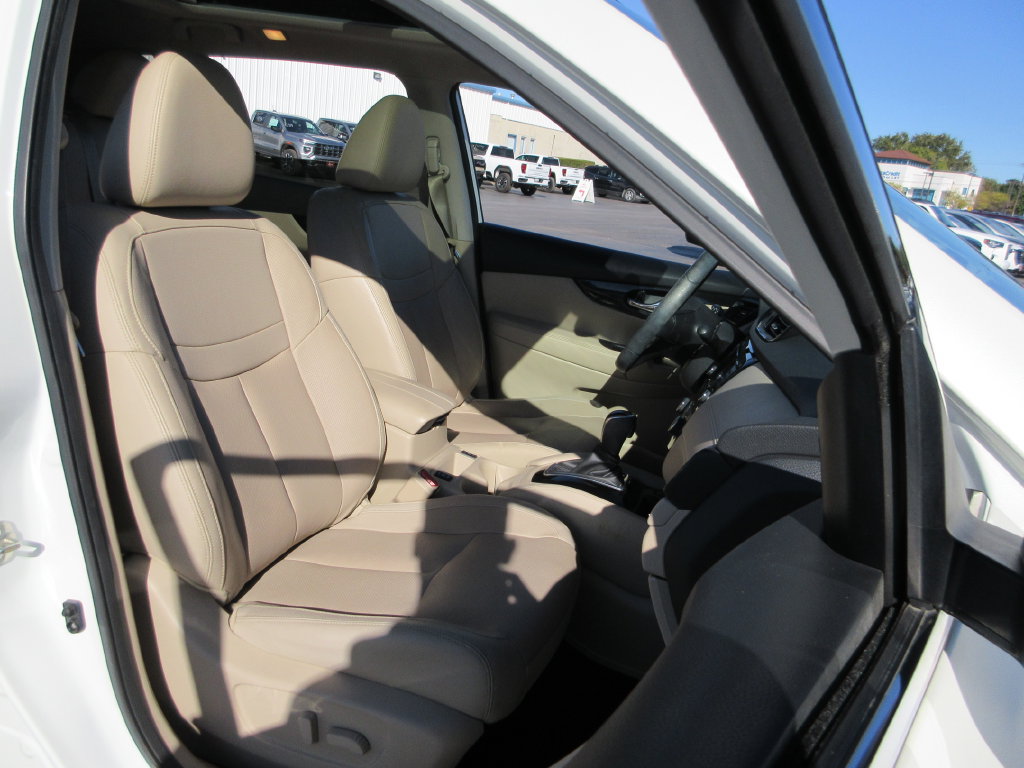 Used 2020 Nissan Rogue SL w/ Premium Package AWD/4WD image 22