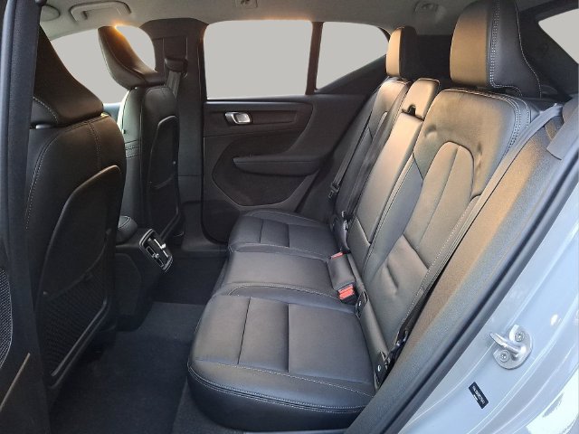 Certified 2024 Volvo XC40 B5 Core AWD/4WD image 7