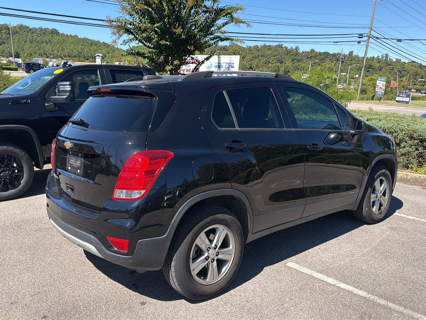 Used 2022 Chevrolet Trax LT AWD/4WD image 3