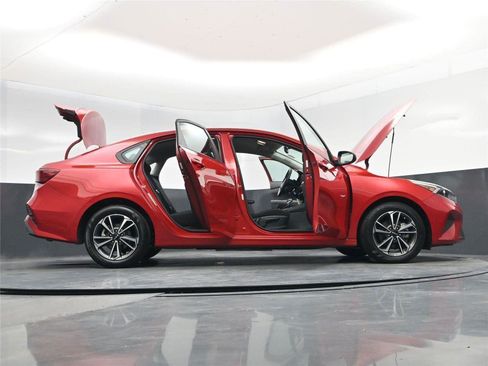 Used 2024 Kia Forte LXS image 21