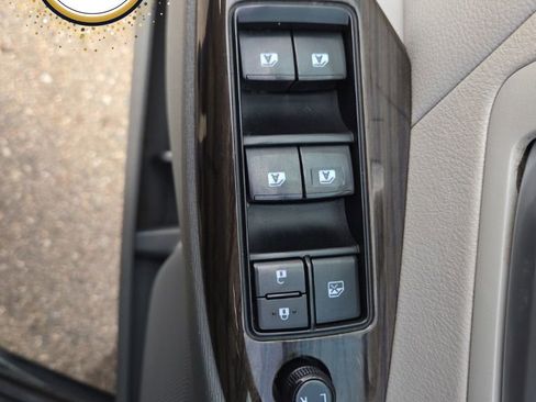 Used 2017 Toyota Sienna XLE image 23