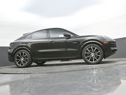 New 2026 Porsche Cayenne Coupe AWD/4WD image 41